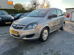 Grau Gebraucht 2011 Opel Zafira Design Edition Van / Kleinbus | 6.990 € (Teuer)