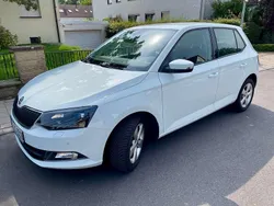 Weiß Gebraucht 2015 Skoda Fabia Style Limousine | 7.300 € (Guter Preis)