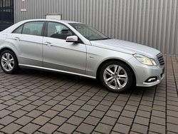 Silber Gebraucht 2010 Mercedes E250 Avantgarde Limousine | 6.999 € (Fairer Preis)