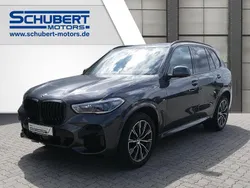 Arktikgrau brillanteffekt Gebraucht 2021 BMW X5 M Sport SUV | 59.990 € (Etwas zu teuer)