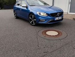 Blau Gebraucht 2017 Volvo V60 R-Design Kombi | 11.999 € (Guter Preis)