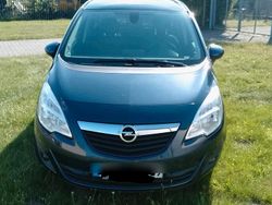 Blau Gebraucht 2025 Opel Meriva Van / Kleinbus | 4.399 €