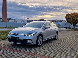 Silber Gebraucht 2022 VW Golf VIII Style Kombi | 16.597 € (Fairer Preis)