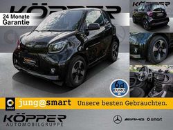 Schwarz Gebraucht 2023 Smart ForTwo Coupé Exclusive Kleinwagen | 16.668 € (Fairer Preis)