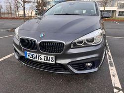 Grau Gebraucht 2017 BMW 225 iPerformance Van / Kleinbus | 15.449 € (Fairer Preis)