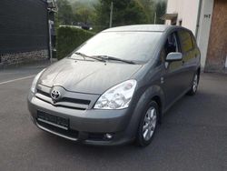 Dark grey Gebraucht 2004 Toyota Corolla Verso Executive Van / Kleinbus | 5.960 € (Teuer)