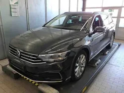 Grau Gebraucht 2020 VW Passat GTE Kombi | 21.990 € (Fairer Preis)