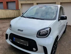 Weiß Gebraucht 2020 Smart ForFour Electric Drive Brabus Kleinwagen | 14.000 €