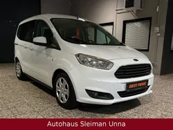 Weiß Gebraucht 2016 Ford Tourneo Courier Trend Van / Kleinbus | 7.490 € (Fairer Preis)