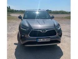 Grau Gebraucht 2021 Toyota Highlander Luxury SUV | 45.500 € (Fairer Preis)