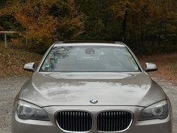 Beige Gebraucht 2011 BMW 740 Limousine | 12.995 € (Fairer Preis)