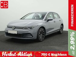 Grau Gebraucht 2022 VW Golf VIII Style Limousine | 24.450 € (Fairer Preis)