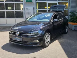 Deep black Gebraucht 2018 VW Polo Comfortline Kleinwagen | 11.690 € (Fairer Preis)
