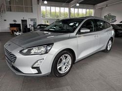 Silber Gebraucht 2019 Ford Focus Cool & Connect Limousine | 11.450 € (Fairer Preis)