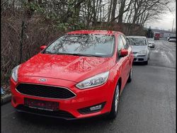 Rot Gebraucht 2016 Ford Focus Kombi | 5.500 €