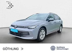 Mondsteingrau Gebraucht 2024 VW Golf VIII Life Kombi | 27.180 € (Fairer Preis)