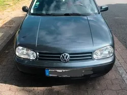 Blau Gebraucht 2001 VW Golf IV Basis Kombi | 1.500 € (Fairer Preis)