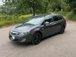 Grau Gebraucht 2011 Opel Astra Kombi | 6.500 € (Fairer Preis)
