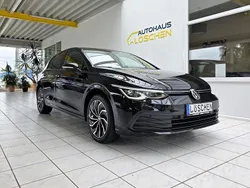 Schwarz Gebraucht 2022 VW Golf VIII Life Limousine | 21.990 € (Teuer)