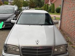 Silber Gebraucht 1994 Mercedes C220 Elegance Limousine | 2.800 €