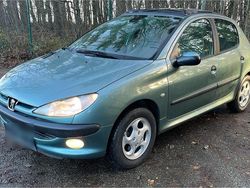 Grün Gebraucht 2001 Peugeot 206 Kleinwagen | 1.500 € (Fairer Preis)