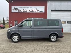 Grau Gebraucht 2023 VW Caravelle Trendline Van / Kleinbus | 31.999 € (Guter Preis)