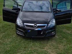 Schwarz Gebraucht 2006 Opel Zafira Van / Kleinbus | 3.549 € (Etwas zu teuer)