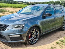 Grau Gebraucht 2020 Skoda Octavia RS Kombi | 22.500 € (Guter Preis)
