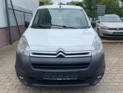 Lack weiss banquise/ Gebraucht 2017 Citroën Berlingo Business Class Van / Kleinbus | 5.400 € (Guter Preis)