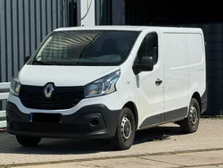 Weiß Gebraucht 2018 Renault Trafic Komfort Van | 7.399 € (Etwas zu teuer)