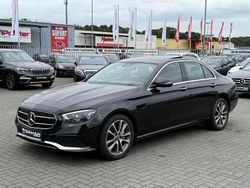 Schwarz Gebraucht 2021 Mercedes E300 Avantgarde Limousine | 24.950 €