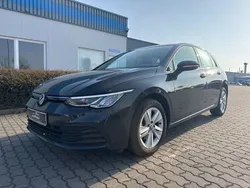 Grau Gebraucht 2022 VW Golf VIII Life Limousine | 21.990 € (Guter Preis)
