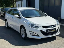 White crystal / mic Gebraucht 2014 Hyundai i40 Edition Kombi | 9.450 € (Etwas zu teuer)