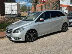 Silber Gebraucht 2013 Mercedes B180 Van / Kleinbus | 10.599 €