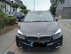 Schwarz Gebraucht 2015 BMW 216 Gran Tourer Luxury Line Van / Kleinbus | 15.499 € (Teuer)