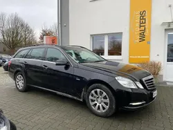 Obsidianschwarz metalliclack Gebraucht 2012 Mercedes E220 Avantgarde Edition Kombi | 14.885 €