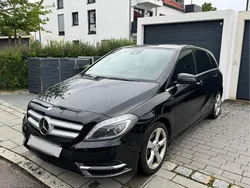 Schwarz Gebraucht 2013 Mercedes B200 Avantgarde Van / Kleinbus | 4.890 € (Guter Preis)