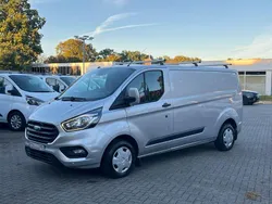 Polarsilber metallic Gebraucht 2018 Ford Transit Custom Trend Van / Kleinbus | 17.900 € (Guter Preis)