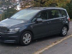 Grau Gebraucht 2018 VW Touran Comfortline Van / Kleinbus | 18.000 € (Superpreis)