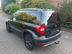 Schwarz Gebraucht 2012 Skoda Yeti Elegance SUV | 4.900 € (Superpreis)