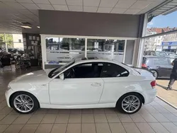 Weiß Gebraucht 2009 BMW 120 Coupé M Sport Coupé | 5.990 €