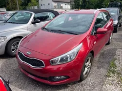 Rot Gebraucht 2012 Kia Ceed Sportswagon 2 Kombi | 2.999 € (Superpreis)