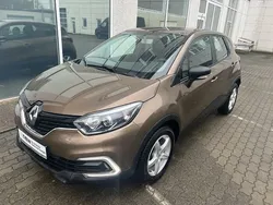 Braun Gebraucht 2017 Renault Captur Life SUV | 10.999 € (Fairer Preis)