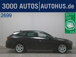 Weiß Gebraucht 2021 Seat Leon XCELLENCE Limousine | 22.398 € (Etwas zu teuer)
