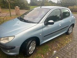 Grau Gebraucht 2001 Peugeot 206 Kleinwagen | 1.450 €