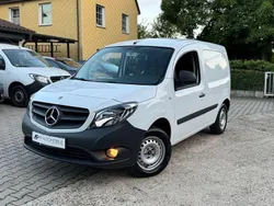 Weiß Gebraucht 2020 Mercedes Citan 108 Van / Kleinbus | 12.190 € (Fairer Preis)