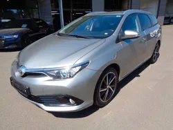 Grau Gebraucht 2017 Toyota Auris Touring Sports Edition-S Kombi | 13.999 € (Etwas zu teuer)