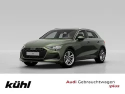 Distriktgrün metallic Gebraucht 2024 Audi A3 Ambiente Limousine | 30.980 € (Guter Preis)
