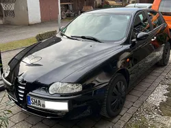 Schwarz Gebraucht 2002 Alfa Romeo 147 Distinctive Kleinwagen | 2.000 € (Fairer Preis)