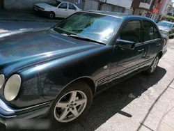 Blau Gebraucht 1996 Mercedes E250 Limousine | 10.000 €